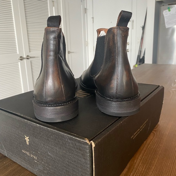 NWT! Brand New Men’s Frye Chelsea Boot - Picture 6 of 8